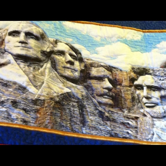 Handcrafted Mt. Rushmore quilted throw - Picture 4 of 8